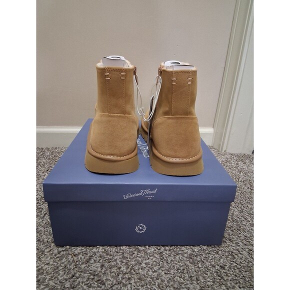 NEW in Box Universal Thread Memory Foam May Boots, Size 8 - Picture 3 of 5